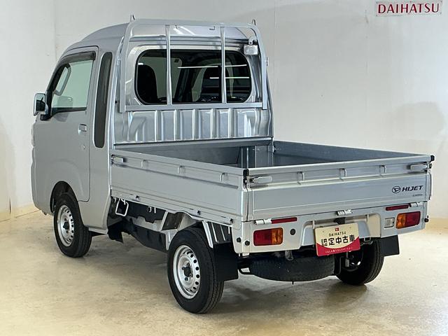 ハイゼットトラックジャンボ　５速ＭＴ車　４ＷＤ　ＣＤオーディオ　３方開５速ＭＴ車　４ＷＤ　ＣＤオーディオ　３方開　荷台作業灯　ＬＥＤヘッドライト　ドアバイザー　オートライト　フォグライト　キーレスエントリー　スペアキー有り　マニュアルエアコン　ヘッドライトレベライザー（京都府）の中古車
