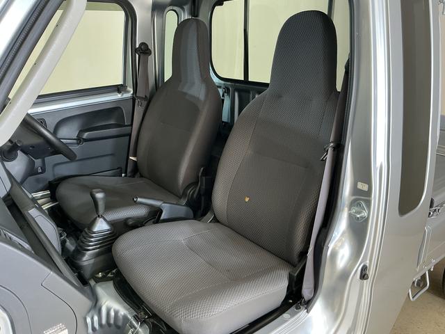 ハイゼットトラックジャンボ　５速ＭＴ車　４ＷＤ　ＣＤオーディオ　３方開５速ＭＴ車　４ＷＤ　ＣＤオーディオ　３方開　荷台作業灯　ＬＥＤヘッドライト　ドアバイザー　オートライト　フォグライト　キーレスエントリー　スペアキー有り　マニュアルエアコン　ヘッドライトレベライザー（京都府）の中古車