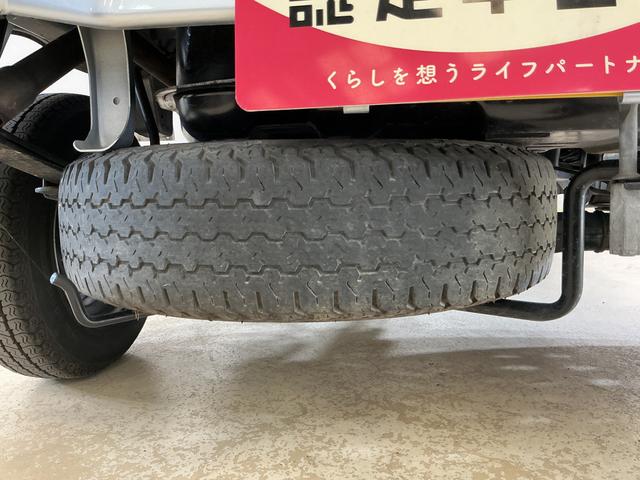 ハイゼットトラックジャンボ　５速ＭＴ車　４ＷＤ　ＣＤオーディオ　３方開５速ＭＴ車　４ＷＤ　ＣＤオーディオ　３方開　荷台作業灯　ＬＥＤヘッドライト　ドアバイザー　オートライト　フォグライト　キーレスエントリー　スペアキー有り　マニュアルエアコン　ヘッドライトレベライザー（京都府）の中古車