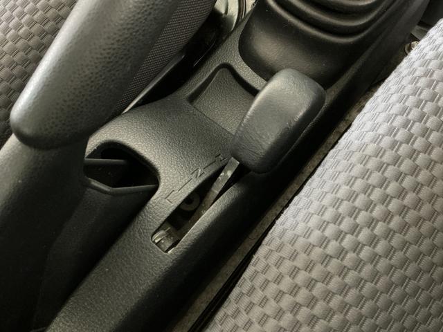 ハイゼットトラックジャンボ　５速ＭＴ車　４ＷＤ　ＣＤオーディオ　３方開５速ＭＴ車　４ＷＤ　ＣＤオーディオ　３方開　荷台作業灯　ＬＥＤヘッドライト　ドアバイザー　オートライト　フォグライト　キーレスエントリー　スペアキー有り　マニュアルエアコン　ヘッドライトレベライザー（京都府）の中古車