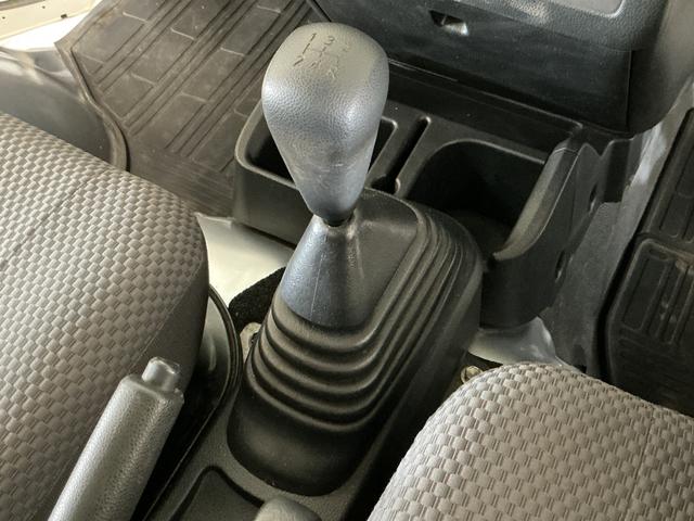 ハイゼットトラックジャンボ　５速ＭＴ車　４ＷＤ　ＣＤオーディオ　３方開５速ＭＴ車　４ＷＤ　ＣＤオーディオ　３方開　荷台作業灯　ＬＥＤヘッドライト　ドアバイザー　オートライト　フォグライト　キーレスエントリー　スペアキー有り　マニュアルエアコン　ヘッドライトレベライザー（京都府）の中古車