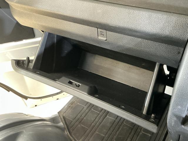 ハイゼットトラックジャンボ　５速ＭＴ車　４ＷＤ　ＣＤオーディオ　３方開５速ＭＴ車　４ＷＤ　ＣＤオーディオ　３方開　荷台作業灯　ＬＥＤヘッドライト　ドアバイザー　オートライト　フォグライト　キーレスエントリー　スペアキー有り　マニュアルエアコン　ヘッドライトレベライザー（京都府）の中古車