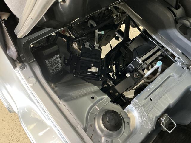 ハイゼットトラックジャンボ　５速ＭＴ車　４ＷＤ　ＣＤオーディオ　３方開５速ＭＴ車　４ＷＤ　ＣＤオーディオ　３方開　荷台作業灯　ＬＥＤヘッドライト　ドアバイザー　オートライト　フォグライト　キーレスエントリー　スペアキー有り　マニュアルエアコン　ヘッドライトレベライザー（京都府）の中古車