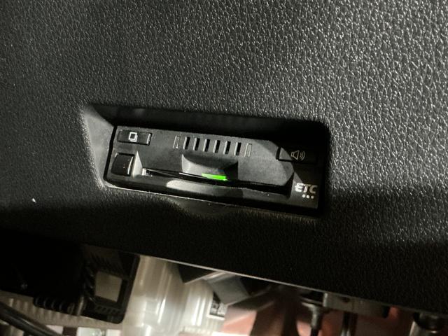 ハイゼットカーゴＤＸ　ワンオーナー　５速ＭＴ車　４ＷＤ　ラジオデッキ　ＥＴＣワンオーナー　５速ＭＴ車　４ＷＤ　ラジオデッキ　ＥＴＣ　コーナーセンサー　ハンガーバー　ネットラック　オートマチックハイビーム　オートライト　キーレスエントリー　スペアキー有り　アイドリングストップ（京都府）の中古車