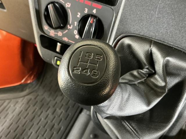 ハイゼットカーゴＤＸ　ワンオーナー　５速ＭＴ車　４ＷＤ　ラジオデッキ　ＥＴＣワンオーナー　５速ＭＴ車　４ＷＤ　ラジオデッキ　ＥＴＣ　コーナーセンサー　ハンガーバー　ネットラック　オートマチックハイビーム　オートライト　キーレスエントリー　スペアキー有り　アイドリングストップ（京都府）の中古車