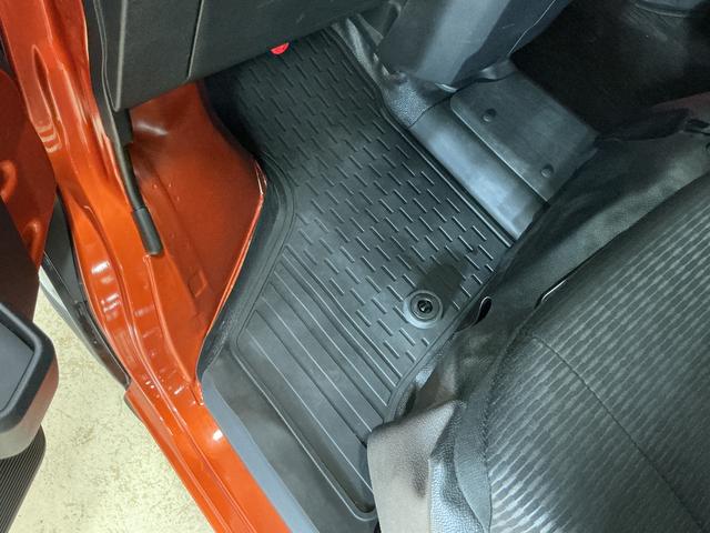 ハイゼットカーゴＤＸ　ワンオーナー　５速ＭＴ車　４ＷＤ　ラジオデッキ　ＥＴＣワンオーナー　５速ＭＴ車　４ＷＤ　ラジオデッキ　ＥＴＣ　コーナーセンサー　ハンガーバー　ネットラック　オートマチックハイビーム　オートライト　キーレスエントリー　スペアキー有り　アイドリングストップ（京都府）の中古車