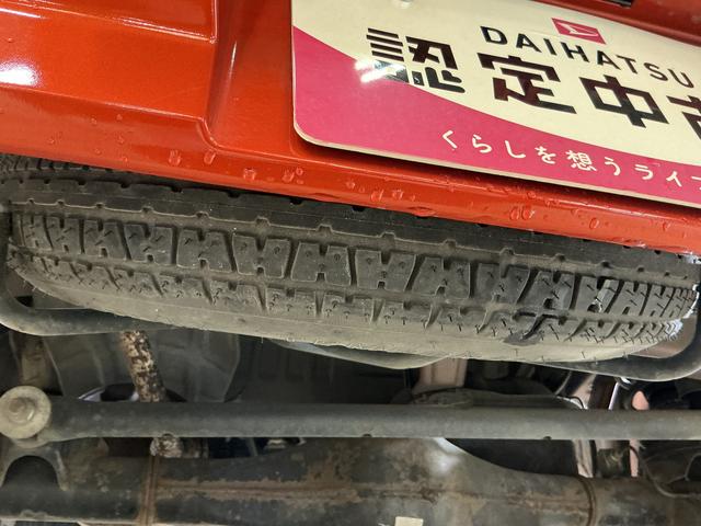 ハイゼットカーゴＤＸ　ワンオーナー　５速ＭＴ車　４ＷＤ　ラジオデッキ　ＥＴＣワンオーナー　５速ＭＴ車　４ＷＤ　ラジオデッキ　ＥＴＣ　コーナーセンサー　ハンガーバー　ネットラック　オートマチックハイビーム　オートライト　キーレスエントリー　スペアキー有り　アイドリングストップ（京都府）の中古車
