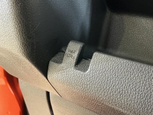 ハイゼットカーゴＤＸ　ワンオーナー　５速ＭＴ車　４ＷＤ　ラジオデッキ　ＥＴＣワンオーナー　５速ＭＴ車　４ＷＤ　ラジオデッキ　ＥＴＣ　コーナーセンサー　ハンガーバー　ネットラック　オートマチックハイビーム　オートライト　キーレスエントリー　スペアキー有り　アイドリングストップ（京都府）の中古車