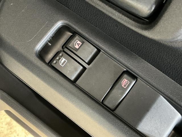ハイゼットカーゴDX ラジオデッキ リアコーナーセンサー キーレスエントリーラジオデッキ リアコーナーセンサー オートマチックハイビーム オートライト キーレスエントリー スペアキー有り アイドリングストップ 横滑り防止装置 マニュアルエアコン 12V電源ソケット スマアシ(京都府)の中古車