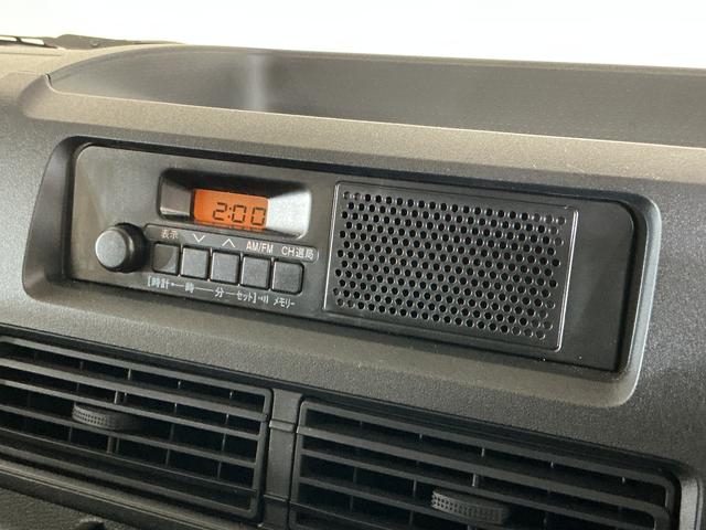 ハイゼットカーゴＤＸ　４ＷＤ　ラジオデッキ　リアコーナーセンサー　キーレス４ＷＤ　ラジオデッキ　リアコーナーセンサー　オートマチックハイビーム　オートライト　キーレスエントリー　スペアキー有り　横滑り防止装置　アイドリングストップ　１２Ｖ電源ソケット　マニュアルエアコン（京都府）の中古車