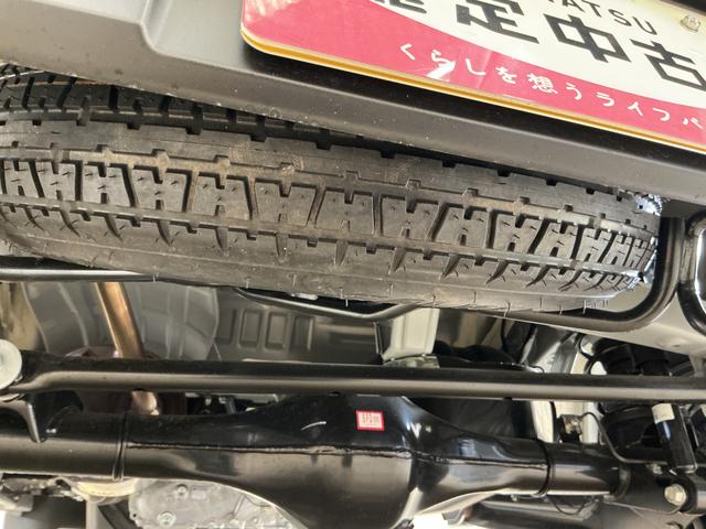 ハイゼットカーゴＤＸ　４ＷＤ　ラジオデッキ　リアコーナーセンサー　キーレス４ＷＤ　ラジオデッキ　リアコーナーセンサー　オートマチックハイビーム　オートライト　キーレスエントリー　スペアキー有り　横滑り防止装置　アイドリングストップ　１２Ｖ電源ソケット　マニュアルエアコン（京都府）の中古車