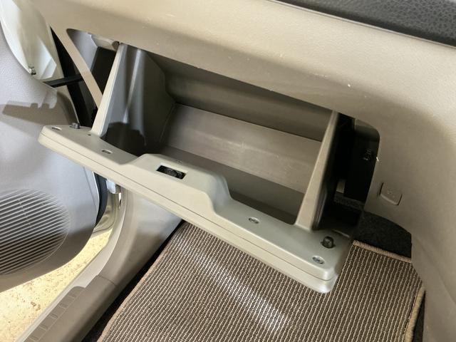ミライースＧ　ＣＤチューナー　アルミホイール　電動格納式ドアミラーワンオーナー　純正ＣＤチューナー　アルミホイール　電動格納式ドアミラー　カーペットマット　ロングバイザー　オートエアコン　パワーウィンドウ　パワステ　運転席・助手席エアバッグ　ＡＢＳ（京都府）の中古車