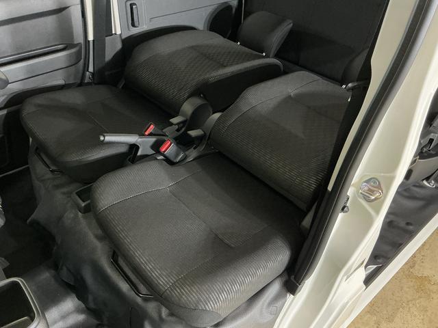 ハイゼットカーゴデッキバンL 4WD ラジオデッキ リアコーナーセンサー4WD ラジオデッキ リアコーナーセンサー オートマチックハイビーム オートライト アイドリングストップ 横滑り防止装置 スマートアシスト スペアキー有り マニュアルエアコン ヘッドライトレベライザー(京都府)の中古車
