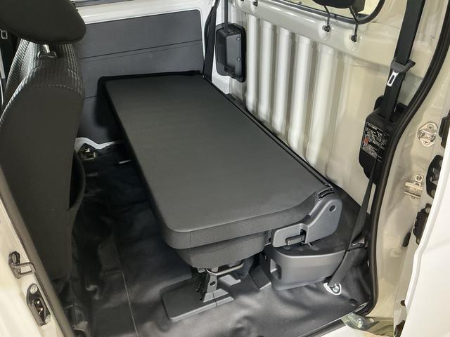ハイゼットカーゴデッキバンL 4WD ラジオデッキ リアコーナーセンサー4WD ラジオデッキ リアコーナーセンサー オートマチックハイビーム オートライト アイドリングストップ 横滑り防止装置 スマートアシスト スペアキー有り マニュアルエアコン ヘッドライトレベライザー(京都府)の中古車
