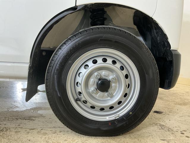 ハイゼットカーゴデッキバンL 4WD ラジオデッキ リアコーナーセンサー4WD ラジオデッキ リアコーナーセンサー オートマチックハイビーム オートライト アイドリングストップ 横滑り防止装置 スマートアシスト スペアキー有り マニュアルエアコン ヘッドライトレベライザー(京都府)の中古車