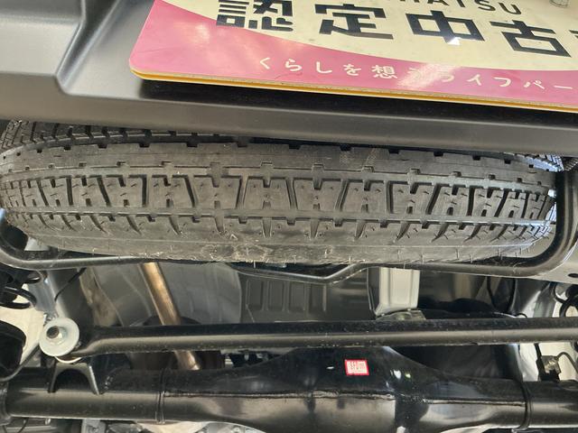 ハイゼットカーゴＤＸ　４ＷＤ　ラジオデッキ　コーナーセンサー　キーレス４ＷＤ　ラジオデッキ　コーナーセンサー　オートマチックハイビーム　キーレスエントリー　オートライト　横滑り防止装置　アイドリングストップ　スペアキー有り　マニュアルエアコン　１２Ｖ電源ソケット（京都府）の中古車