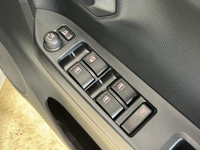 ミライースX SAIII 届出済み未使用車 ナビ 前後コーナーセンサー届出済み未使用車 ナビ 前後コーナーセンサー オートマチックハイビーム Bluetooth USB接続 DVD再生 フルセグTV LEDヘッドライト オートライト キーレスエントリー スペアキー(京都府)の中古車