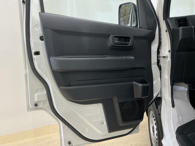 ハイゼットカーゴＤＸ　４ＷＤ　ラジオデッキ　コーナーセンサー　キーレス４ＷＤ　ラジオデッキ　コーナーセンサー　オートマチックハイビーム　オートライト　キーレスエントリー　アイドリングストップ　横滑り防止装置　マニュアルエアコン　１２Ｖ電源ソケット　スペアキー有り（京都府）の中古車