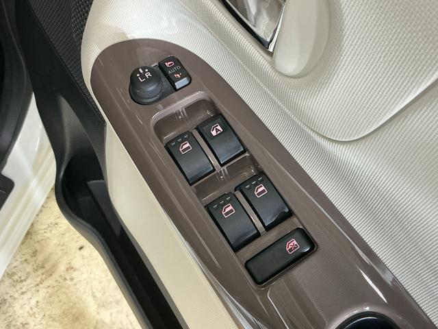 ムーヴキャンバスＧメイクアップリミテッド　ＳＡIII　４ＷＤ　ナビ　ＥＴＣ４ＷＤ　ナビ　パノラマモニター　ＥＴＣ　両側電動スライドドア　フルセグテレビ　Ｂｌｕｅｔｏｏｔｈ　ＤＶＤ再生　ドアバイザー　スマートキー　フォグライト　オートマチックハイビーム　横滑り防止装置（京都府）の中古車