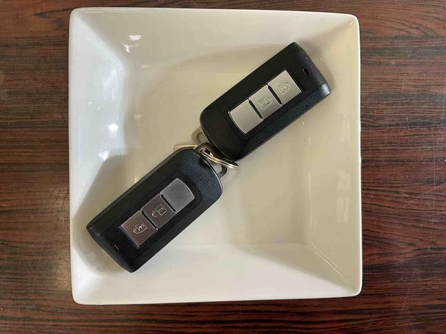 RVRブラックエディション ナビ バックカメラ ETC ドラレコナビ フルセグチューナー ブルートゥース対応 バックカメラ ETC ドライブレコーダー プッシュボタンエンジンスタート LEDヘッドライト アルミホイール オートエアコン オートライト ABS(京都府)の中古車
