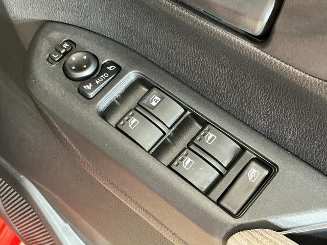 ムーヴX 4WD 片側電動スライドドア 前後コーナーセンサー4WD 片側電動スライドドア 前後コーナーセンサー オートマチックハイビーム LEDヘッドライト オートライト スマートキー プッシュスタート スマートアシスト アイドリングストップ 横滑り防止装置(京都府)の中古車