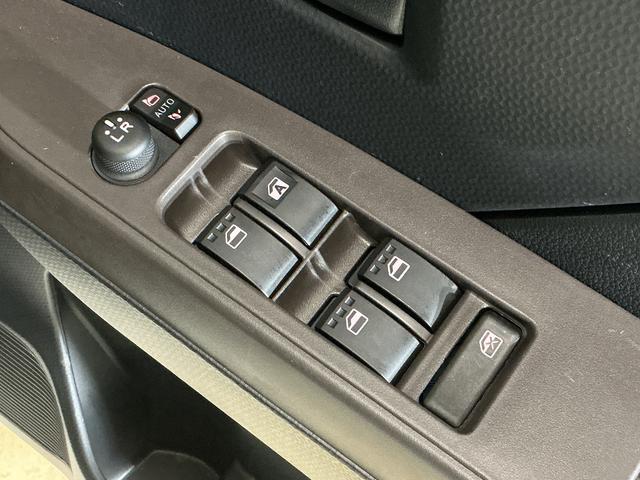 トールシートリフト　Ｇ　４ＷＤ　両側電動スライドドア　スマートキー４ＷＤ　両側電動スライドドア　前後コーナーセンサー　福祉車両　助手席リフトアップシート　ＬＥＤヘッドライト　スマートキー　横滑り防止装置　アイドリングストップ　ＵＳＢチャージャー　オートエアコン（京都府）の中古車