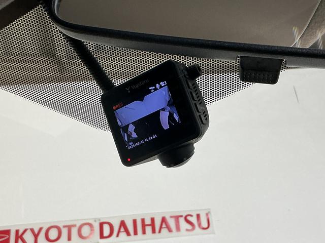 プリウスＳ　ワンオーナー　ＣＤオーディオ　前後ドラレコ　ＥＴＣワンオーナー　ＣＤオーディオ　前後ドライブレコーダー　ＥＴＣ　オートライト　ＨＩＤヘッドライト　スマートキー　プッシュスタート　ドアバイザー　ウインカーミラー　フォグライト　スペアキー　オートエアコン（京都府）の中古車