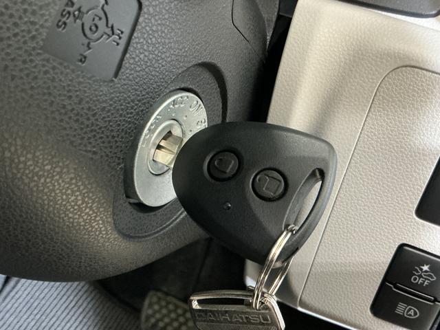 ミライースＸ　ＳＡIII　コーナーセンサー　オートマチックハイビーム前後コーナーセンサー　オートマチックハイビーム　ＬＥＤヘッドライト　キーレス　アイドリングストップ　横滑り防止装置　スペアキー有り　マニュアルエアコン　ヘッドライトレベライザー　１２Ｖ電源ソケット（京都府）の中古車