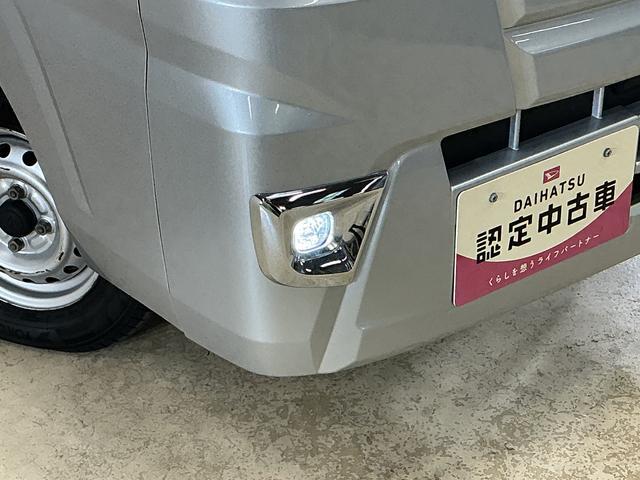 ハイゼットトラックジャンボＳＡIIIｔ　ワンオーナー　５速ＭＴ車　４ＷＤワンオーナー　５速ＭＴ車　４ＷＤ　ＣＤオーディオ　３方開　荷台作業灯　荷台マット　キーレスエントリー　スペアキー有り　ＬＥＤヘッドライト　フォグライト　ドアバイザー　スマートアシスト　横滑り防止装置（京都府）の中古車