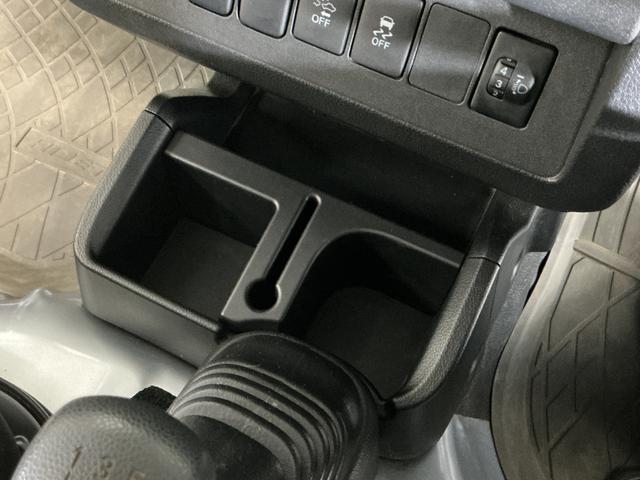 ハイゼットトラックジャンボＳＡIIIｔ　ワンオーナー　５速ＭＴ車　４ＷＤワンオーナー　５速ＭＴ車　４ＷＤ　ＣＤオーディオ　３方開　荷台作業灯　荷台マット　キーレスエントリー　スペアキー有り　ＬＥＤヘッドライト　フォグライト　ドアバイザー　スマートアシスト　横滑り防止装置（京都府）の中古車