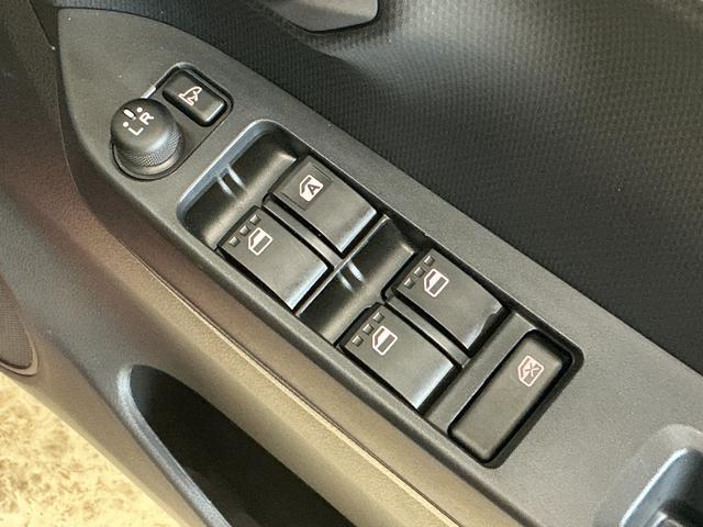 ミライースＸ　ＳＡIII　コーナーセンサー　オートマチックハイビーム前後コーナーセンサー　オートマチックハイビーム　ＬＥＤヘッドライト　オートライト　キーレスエントリー　横滑り防止装置　アイドリングストップ　スマアシ　マニュアルエアコン　１２Ｖ電源ソケット　スペアキー（京都府）の中古車