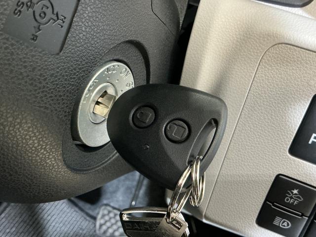 ミライースX SAIII コーナーセンサー オートマチックハイビーム前後コーナーセンサー オートマチックハイビーム LEDヘッドライト オートライト キーレス スペアキー有り アイドリングストップ 横滑り防止装置 スマアシ マニュアルエアコン 12V電源ソケット(京都府)の中古車