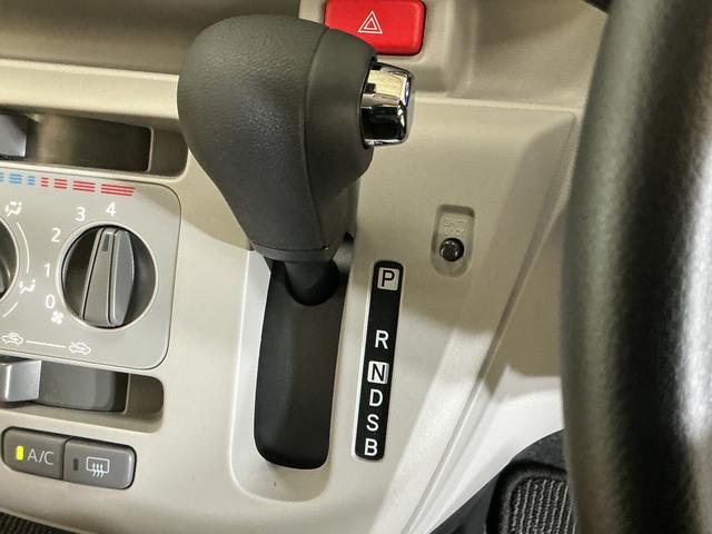 ミライースX SAIII コーナーセンサー オートマチックハイビーム前後コーナーセンサー オートマチックハイビーム LEDヘッドライト オートライト キーレス スペアキー有り アイドリングストップ 横滑り防止装置 スマアシ マニュアルエアコン 12V電源ソケット(京都府)の中古車
