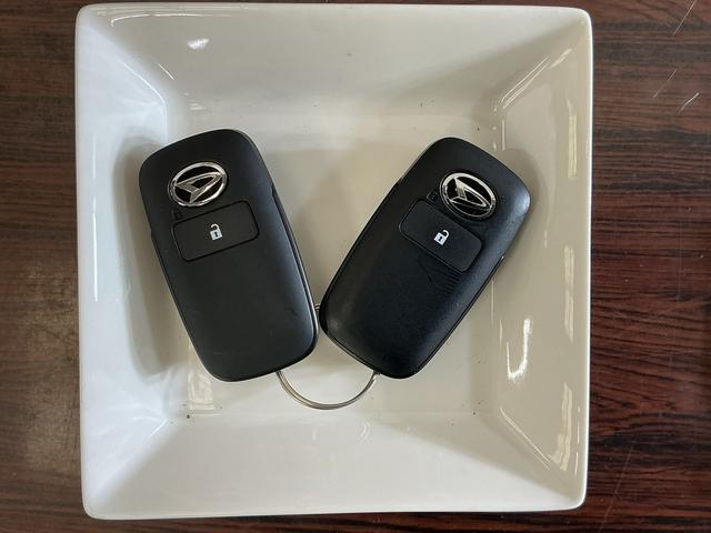 ロッキープレミアムG HEV 全周囲カメラ クルコン シートヒーターワンオーナー パノラマモニター アダプティブクルーズコントロール シートヒーター 前後コーナーセンサー 電子パーキング オートマチックハイビーム USBチャージャー スマートキー LEDヘッドライト(京都府)の中古車