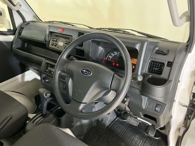 サンバートラックグランドキャブ 2WD CDオーディオ 3方開 荷台作業灯AT車 CDオーディオ 3方開 荷台作業灯 LEDヘッドライト フォグライト キーレスエントリー ドアバイザー マニュアルエアコン 12V電源ソケット ヘッドライトレベライザー スペアタイヤ有 2WD(京都府)の中古車