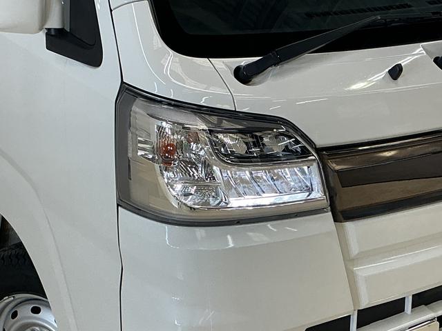 サンバートラックグランドキャブ 2WD CDオーディオ 3方開 荷台作業灯AT車 CDオーディオ 3方開 荷台作業灯 LEDヘッドライト フォグライト キーレスエントリー ドアバイザー マニュアルエアコン 12V電源ソケット ヘッドライトレベライザー スペアタイヤ有 2WD(京都府)の中古車