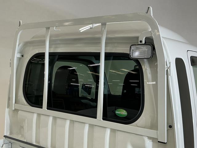 サンバートラックグランドキャブ 2WD CDオーディオ 3方開 荷台作業灯AT車 CDオーディオ 3方開 荷台作業灯 LEDヘッドライト フォグライト キーレスエントリー ドアバイザー マニュアルエアコン 12V電源ソケット ヘッドライトレベライザー スペアタイヤ有 2WD(京都府)の中古車