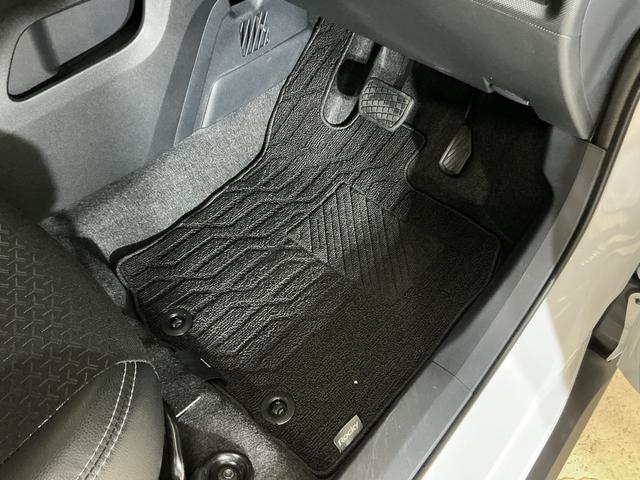 ロッキープレミアムG HEV 9インチディスプレイオーディオ9インチディスプレイオーディオ パノラマモニター アダプティブクルーズコントロール シートヒーター 前後コーナーセンサー 電子パーキング オートマチックハイビーム Bluetooth USB接続(京都府)の中古車