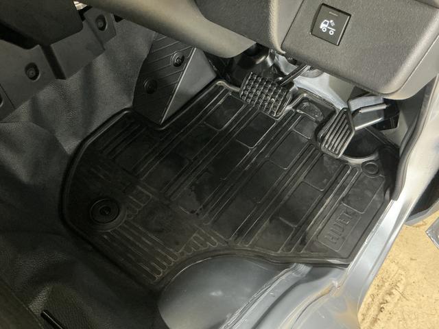 ハイゼットトラックＥＸＴ　ワンオーナー　４ＷＤ　ナビ　３方開　荷台作業灯ワンオーナー　４ＷＤ　ナビ　３方開　荷台作業灯　前後コーナーセンサー　オートマチックハイビーム　Ｂｌｕｅｔｏｏｔｈ　ＵＳＢ接続　ＬＥＤヘッドライト　スマートキー　フォグライト　アイドリングストップ（京都府）の中古車