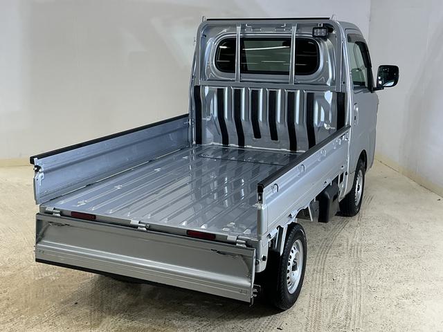 ハイゼットトラックＥＸＴ　ワンオーナー　４ＷＤ　ナビ　３方開　荷台作業灯ワンオーナー　４ＷＤ　ナビ　３方開　荷台作業灯　前後コーナーセンサー　オートマチックハイビーム　Ｂｌｕｅｔｏｏｔｈ　ＵＳＢ接続　ＬＥＤヘッドライト　スマートキー　フォグライト　アイドリングストップ（京都府）の中古車