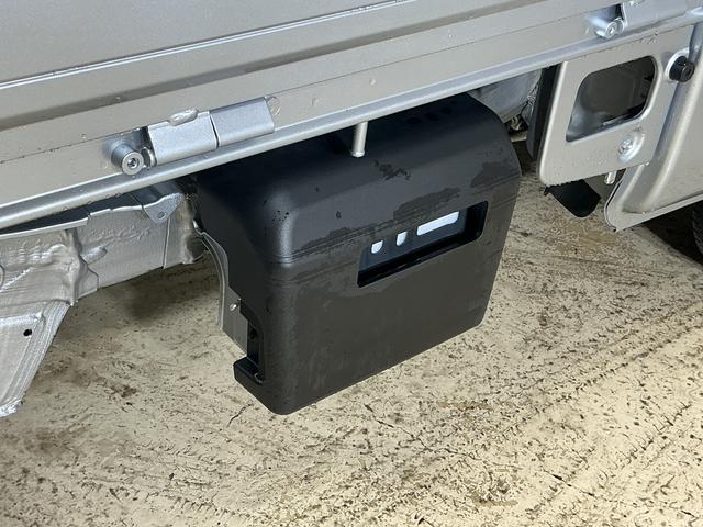 ハイゼットトラックＥＸＴ　ワンオーナー　４ＷＤ　ナビ　３方開　荷台作業灯ワンオーナー　４ＷＤ　ナビ　３方開　荷台作業灯　前後コーナーセンサー　オートマチックハイビーム　Ｂｌｕｅｔｏｏｔｈ　ＵＳＢ接続　ＬＥＤヘッドライト　スマートキー　フォグライト　アイドリングストップ（京都府）の中古車