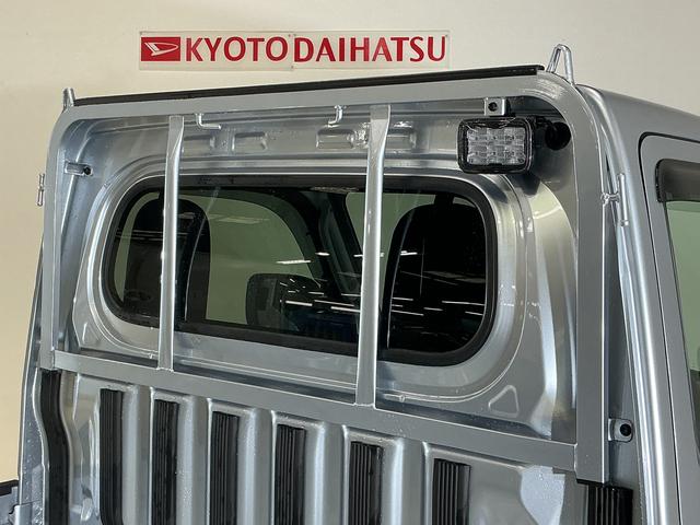 ハイゼットトラックＥＸＴ　ワンオーナー　４ＷＤ　ナビ　３方開　荷台作業灯ワンオーナー　４ＷＤ　ナビ　３方開　荷台作業灯　前後コーナーセンサー　オートマチックハイビーム　Ｂｌｕｅｔｏｏｔｈ　ＵＳＢ接続　ＬＥＤヘッドライト　スマートキー　フォグライト　アイドリングストップ（京都府）の中古車