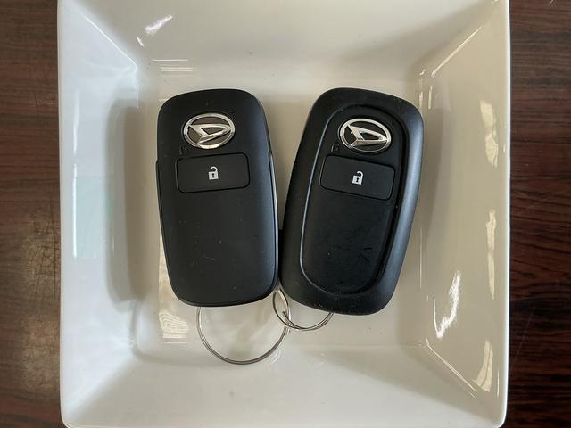 ロッキーＸ　ＨＥＶ　９インチディスプレイオーディオ　パノラマモニター９インチディスプレイオーディオ　パノラマモニター　フルセグチューナー　ブルートゥース対応　プッシュボタンエンジンスタート　コーナーセンサー　ＬＥＤヘッドライト　オートエアコン　スマートアシスト　ＡＢＳ（京都府）の中古車
