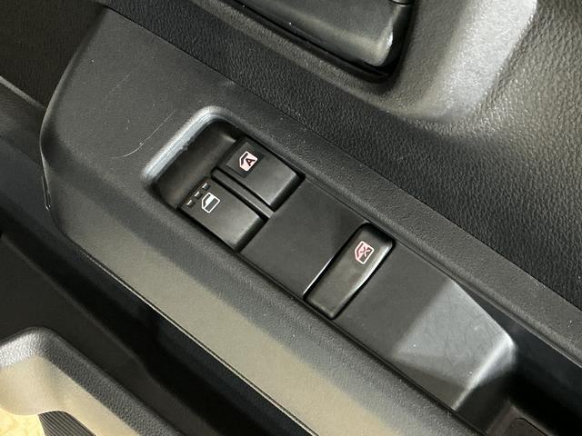 ハイゼットカーゴＤＸ　デラックス　４ＷＤ　スマートアシスト　キーレスリモコン４ＷＤ　キーレスリモコン　コーナーセンサー　ＡＭ／ＦＭチューナー　フロントパワーウインド　マニュアルエアコン　オートライト　アイドリングストップ　スマートアシスト　スチールホイール　パワステ　ＡＢＳ（京都府）の中古車