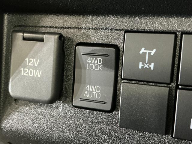 ハイゼットトラックスタンダード　農用スペシャル　４ＷＤ　ＣＶＴ車　ラジオデッキ４ＷＤ　ＣＶＴ車　ラジオデッキ　３方開　荷台作業灯　前後コーナーセンサー　オートマチックハイビーム　オートライト　スマアシ　横滑り防止装置　アイドリングストップ　マニュアルエアコン　１２Ｖ電源ソケット（京都府）の中古車