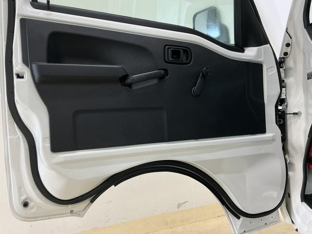 ハイゼットトラックスタンダード　農用スペシャル　４ＷＤ　ＣＶＴ車　ラジオデッキ４ＷＤ　ＣＶＴ車　ラジオデッキ　３方開　荷台作業灯　前後コーナーセンサー　オートマチックハイビーム　オートライト　スマアシ　横滑り防止装置　アイドリングストップ　マニュアルエアコン　１２Ｖ電源ソケット（京都府）の中古車