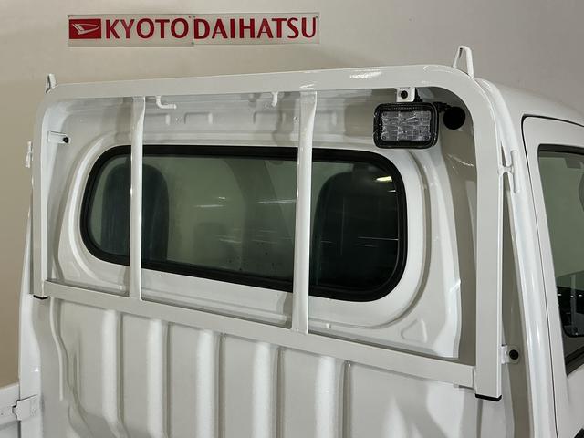 ハイゼットトラックスタンダード　農用スペシャル　４ＷＤ　ＣＶＴ車　ラジオデッキ４ＷＤ　ＣＶＴ車　ラジオデッキ　３方開　荷台作業灯　前後コーナーセンサー　オートマチックハイビーム　オートライト　スマアシ　横滑り防止装置　アイドリングストップ　マニュアルエアコン　１２Ｖ電源ソケット（京都府）の中古車