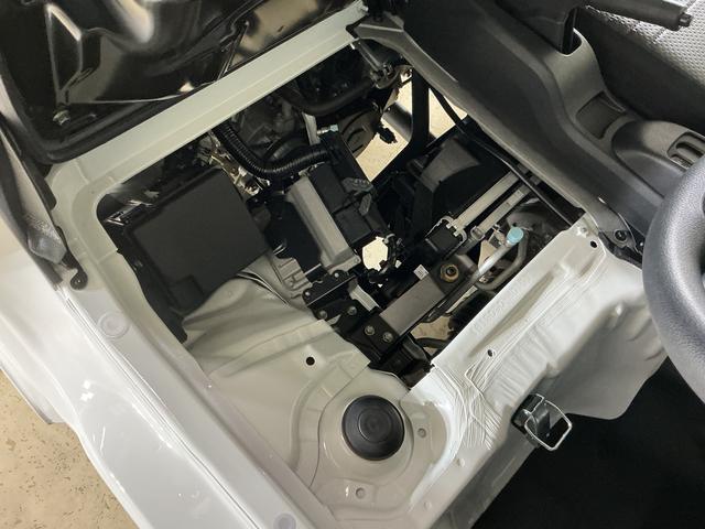 ハイゼットトラックスタンダード　農用スペシャル　４ＷＤ　ＣＶＴ車　ラジオデッキ４ＷＤ　ＣＶＴ車　ラジオデッキ　３方開　荷台作業灯　前後コーナーセンサー　オートマチックハイビーム　オートライト　スマアシ　横滑り防止装置　アイドリングストップ　マニュアルエアコン　１２Ｖ電源ソケット（京都府）の中古車