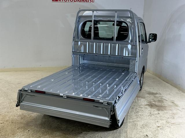ハイゼットトラックジャンボスタンダード　４ＷＤ　前後コーナーセンサー　３方開４ＷＤ　前後コーナーセンサー　オートマチックハイビーム　３方開　オートライト　スマートキー　プッシュスタート　アイドリングストップ　横滑り防止装置　スマートアシスト　盗難防止装置　スペアキー有り（京都府）の中古車