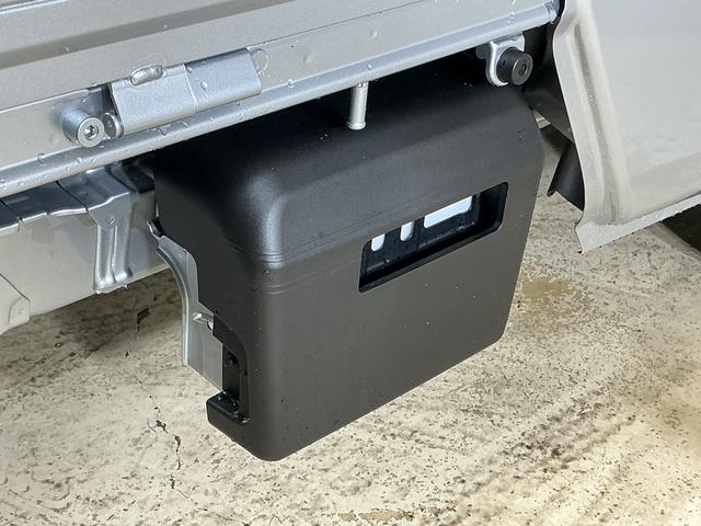 ハイゼットトラックジャンボスタンダード　４ＷＤ　前後コーナーセンサー　３方開４ＷＤ　前後コーナーセンサー　オートマチックハイビーム　３方開　オートライト　スマートキー　プッシュスタート　アイドリングストップ　横滑り防止装置　スマートアシスト　盗難防止装置　スペアキー有り（京都府）の中古車